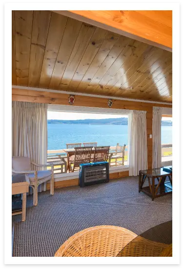 Oasis Taupo - Beachfront House