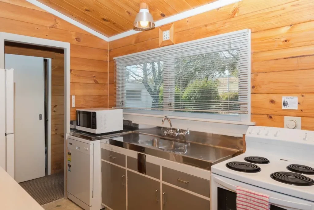 Oasis Taupo - Beachfront House